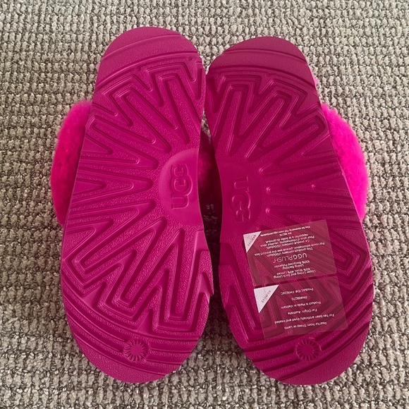 UGG Cozy II Slipper - Little Kid Size 2 - Rock Rose - NWT - Picture 3 of 6